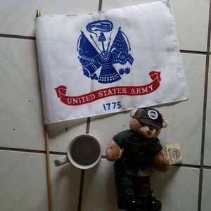 US Army "Mom" coffee mug, flag and plush soldier